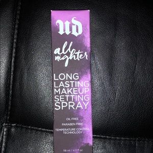 URBAN DECAY ALL NIGHTER SETTING SPRAY
